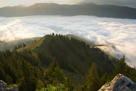 Above the Clouds 4K Wallpaper · mountains · 3840×2560