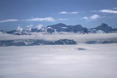Above the Clouds 4K Wallpaper · mountains · 3840×2561