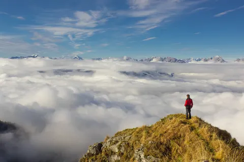 Above the Clouds 4K Wallpaper · mountains · 3840×2563