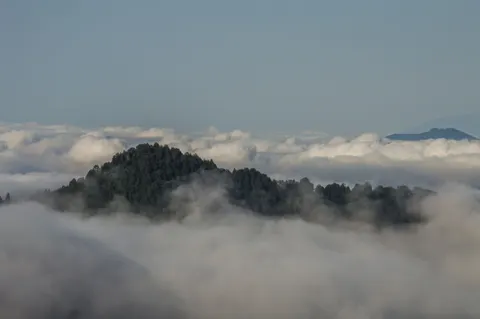 Above the Clouds 4K Wallpaper · mountains · 3840×2553