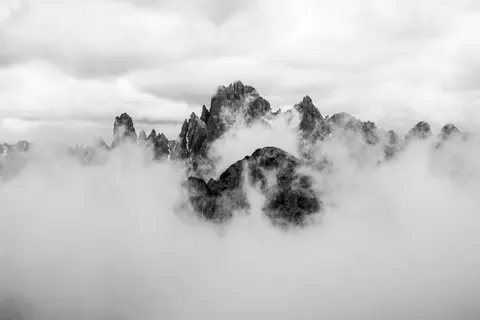 Above the Clouds 4K Wallpaper · mountains · 3840×2560