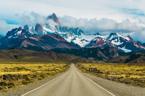 Patagonia 4K Wallpaper · mountains · 3840×2560
