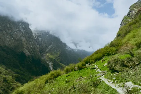 Mountain Trail 4K Wallpaper · mountains · 3840×2560