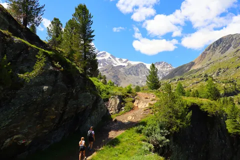 Mountain Trail 4K Wallpaper · mountains · 3840×2560
