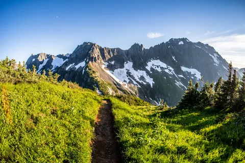 Mountain Trail 4K Wallpaper · mountains · 3840×2560