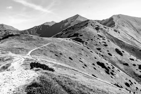 Mountain Trail 4K Wallpaper · mountains · 3840×2560