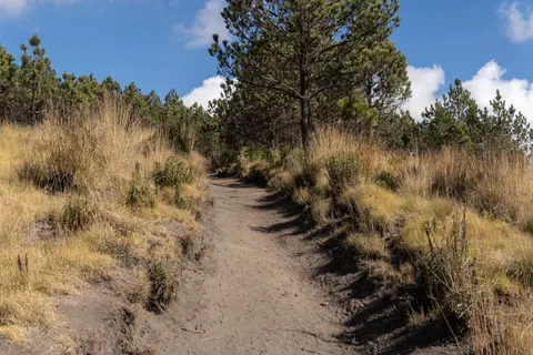 Mountain Trail 4K Wallpaper · mountains · 3840×2560