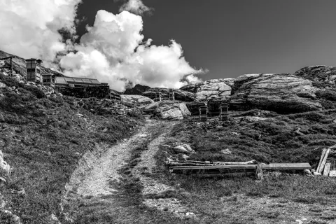 Mountain Trail 4K Wallpaper · mountains · 3840×2558