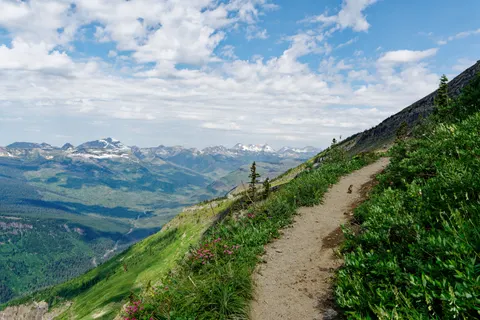 Mountain Trail 4K Wallpaper · mountains · 3840×2561