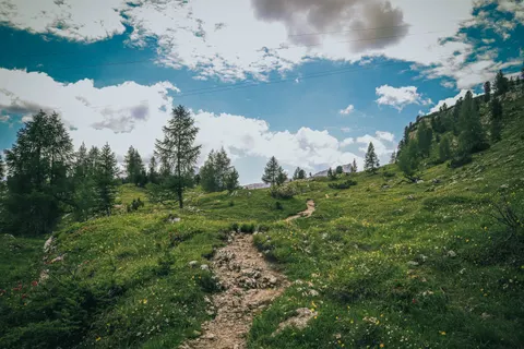 Mountain Trail 4K Wallpaper · mountains · 3840×2560