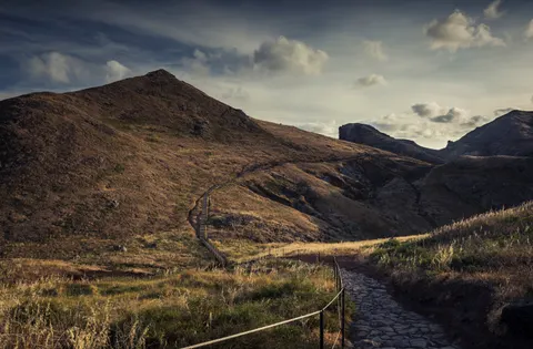 Mountain Trail 4K Wallpaper · mountains · 3840×2523