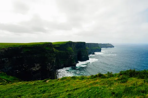 Green Cliffs 4K Wallpaper · nature · 3840×2556