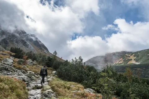 Mountain Trail 4K Wallpaper · mountains · 3840×2560
