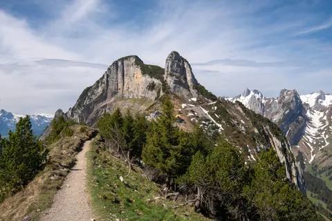 Mountain Trail 4K Wallpaper · mountains · 3840×2560