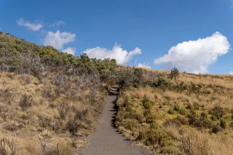 Mountain Trail 4K Wallpaper · mountains · 3840×2560