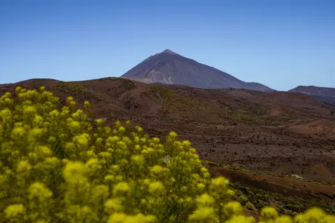 Volcanic Peak 4K Wallpaper · mountains · 3840×2560