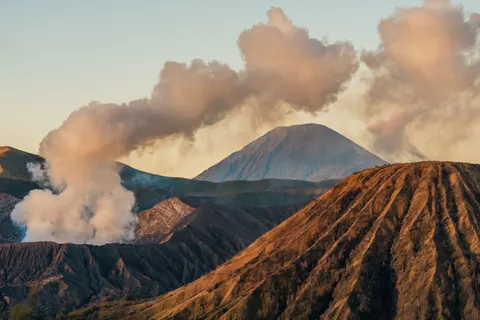 Volcanic Peak 4K Wallpaper · mountains · 3840×2560
