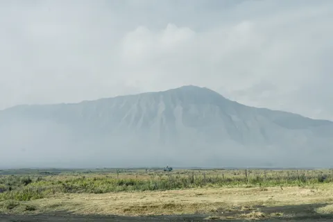 Volcanic Peak 4K Wallpaper · mountains · 3840×2560