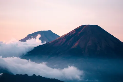 Volcanic Peak 4K Wallpaper · mountains · 3840×2560