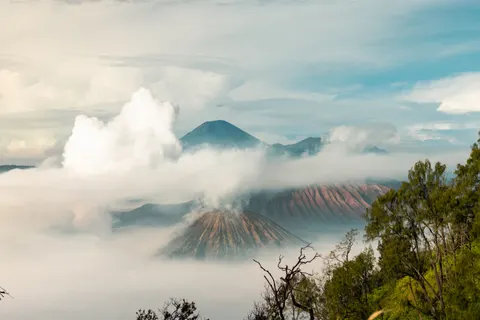 Volcanic Peak 4K Wallpaper · mountains · 3840×2560