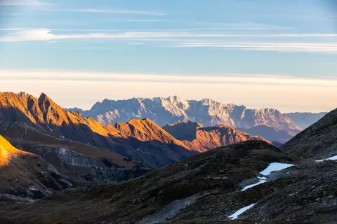 Golden Peak 4K Wallpaper · mountains · 3840×2560