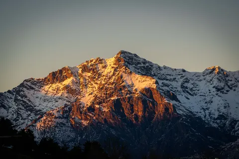Golden Peak 4K Wallpaper · mountains · 3840×2560