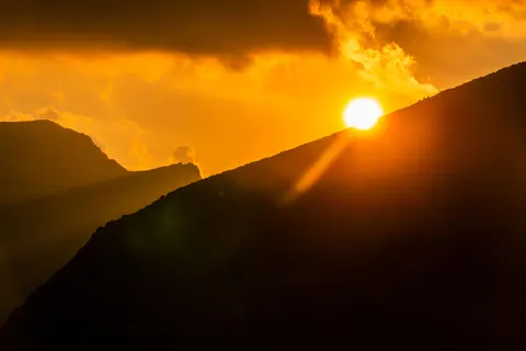 Golden Peak 4K Wallpaper · mountains · 3840×2560
