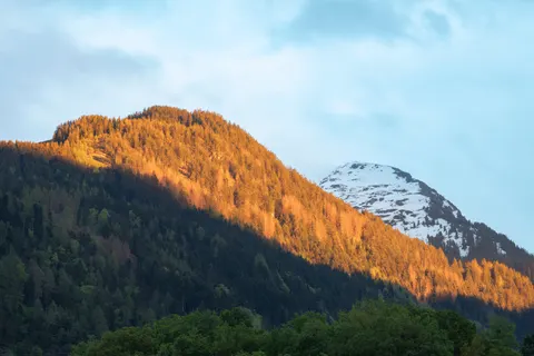 Golden Peak 4K Wallpaper · mountains · 3840×2561