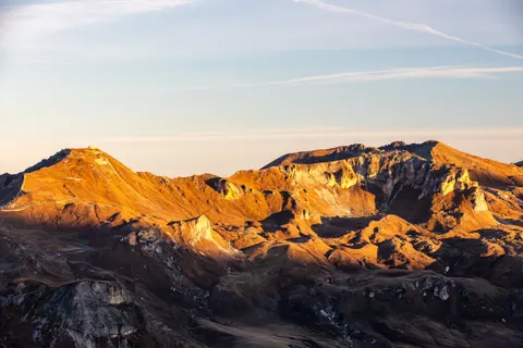 Golden Peak 4K Wallpaper · mountains · 3840×2560