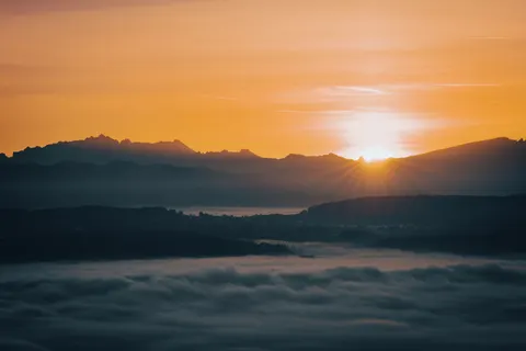 Golden Peak 4K Wallpaper · mountains · 3840×2561