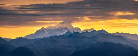 Golden Peak 4K Wallpaper · mountains · 3840×1549