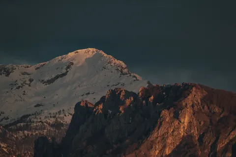 Golden Peak 4K Wallpaper · mountains · 3840×2560