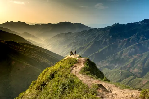 Golden Peak 4K Wallpaper · mountains · 3840×2561