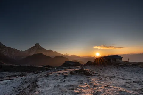 Golden Peak 4K Wallpaper · mountains · 3840×2560