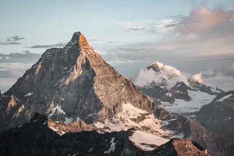 Golden Peak 4K Wallpaper · mountains · 3840×2560