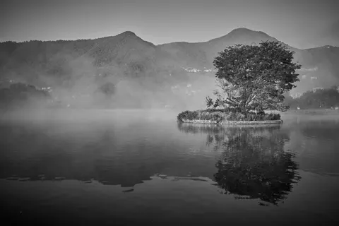 Foggy Lake 4K Wallpaper · nature · 3840×2560