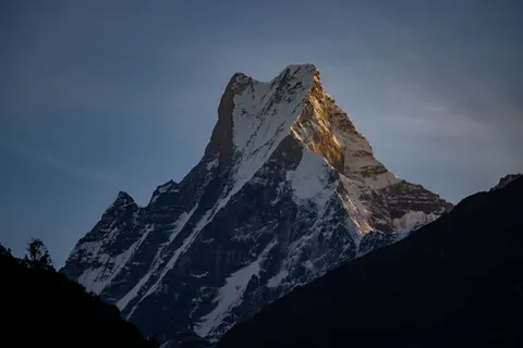 Golden Peak 4K Wallpaper · mountains · 3840×2560