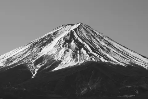 Mount Fuji 4K Wallpaper · mountains · 3840×2560