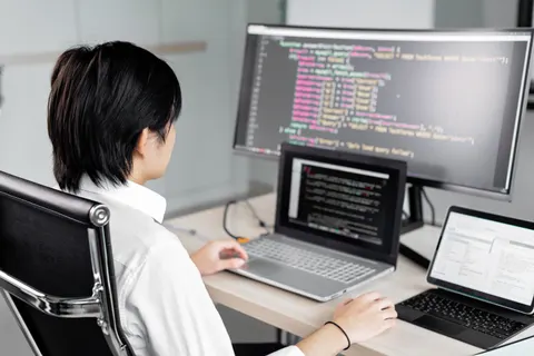 Code Screen 4K Wallpaper · technology · 3840×2563