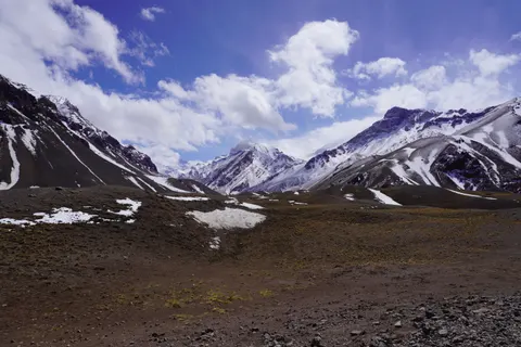 The Andes 4K Wallpaper · mountains · 3840×2560