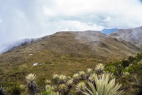 The Andes 4K Wallpaper · mountains · 3840×2560