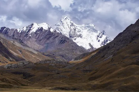 The Andes 4K Wallpaper · mountains · 3840×2560