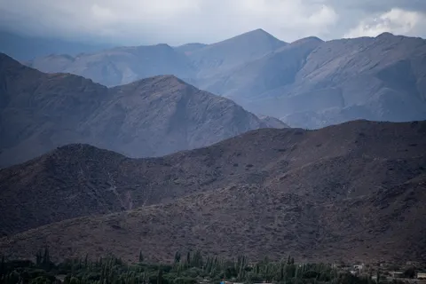 The Andes 4K Wallpaper · mountains · 3840×2560