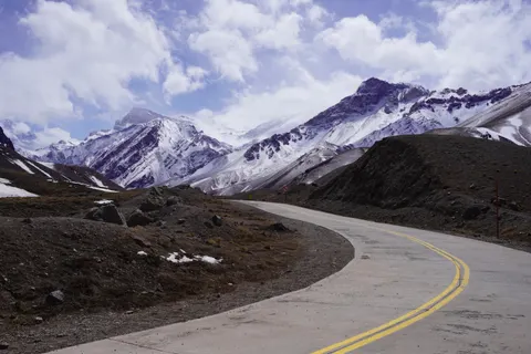 The Andes 4K Wallpaper · mountains · 3840×2560