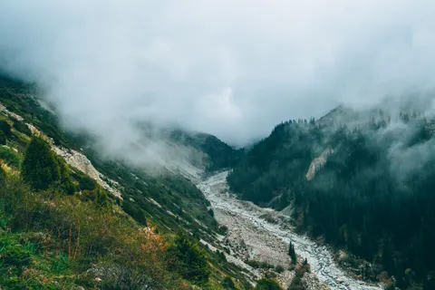 Foggy Valley 4K Wallpaper · mountains · 3840×2560