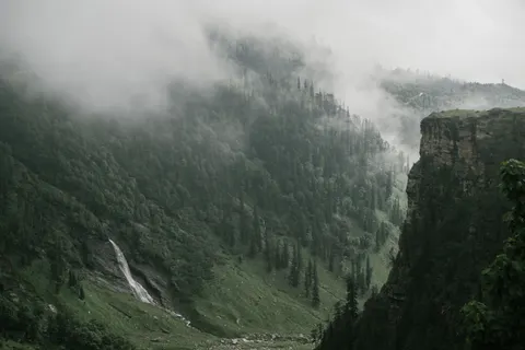 Foggy Valley 4K Wallpaper · mountains · 3840×2561