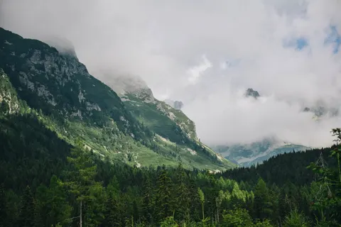 Foggy Valley 4K Wallpaper · mountains · 3840×2560