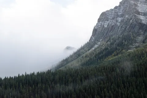 Foggy Valley 4K Wallpaper · mountains · 3840×2560
