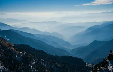 Foggy Valley 4K Wallpaper · mountains · 3840×2434