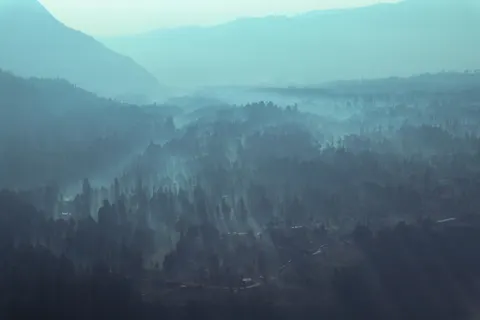Foggy Valley 4K Wallpaper · mountains · 3840×2560